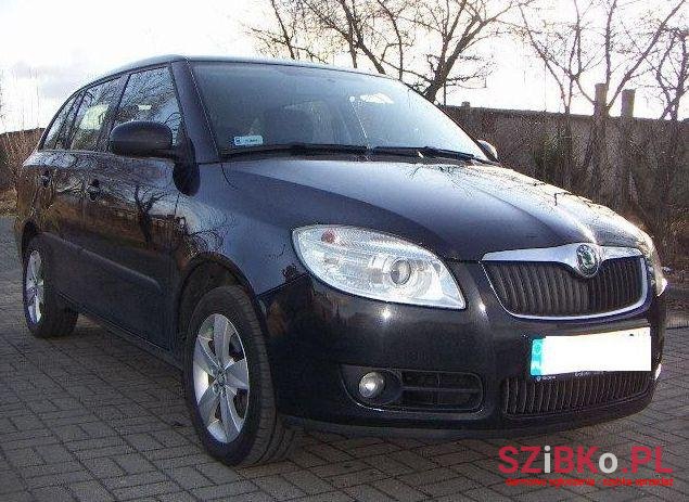 2009' Skoda Fabia photo #1