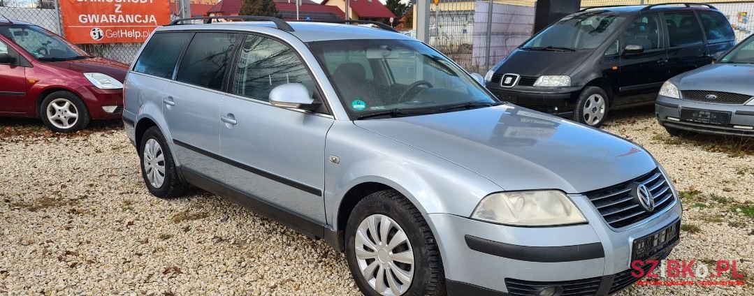 2004' Volkswagen Passat photo #4