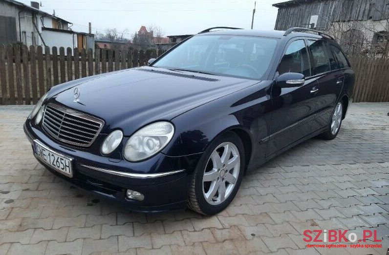2003' Mercedes-Benz Klasa E photo #1