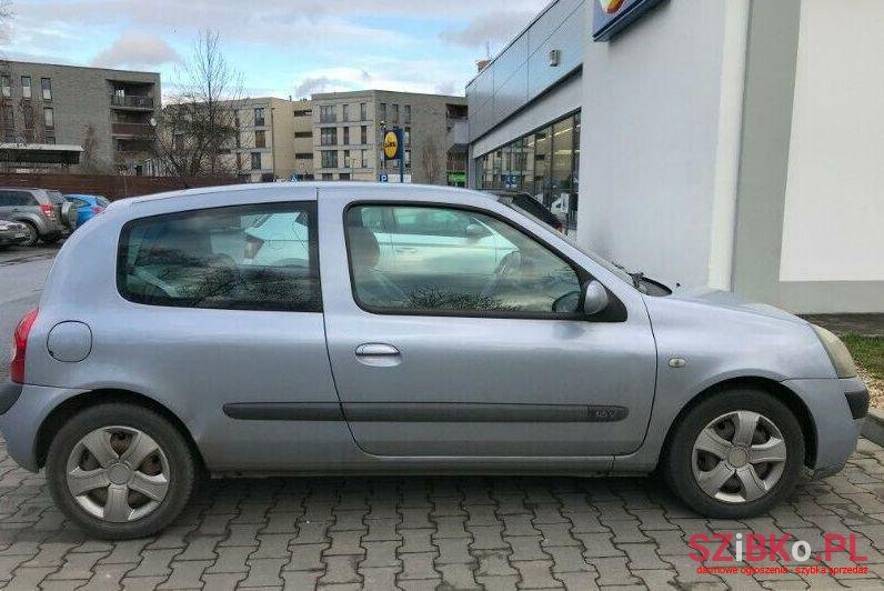 2003' Renault Clio photo #1