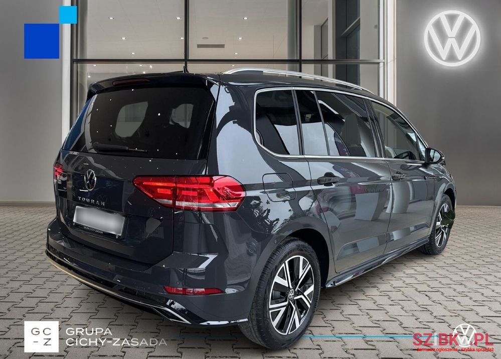 2024' Volkswagen Touran photo #3