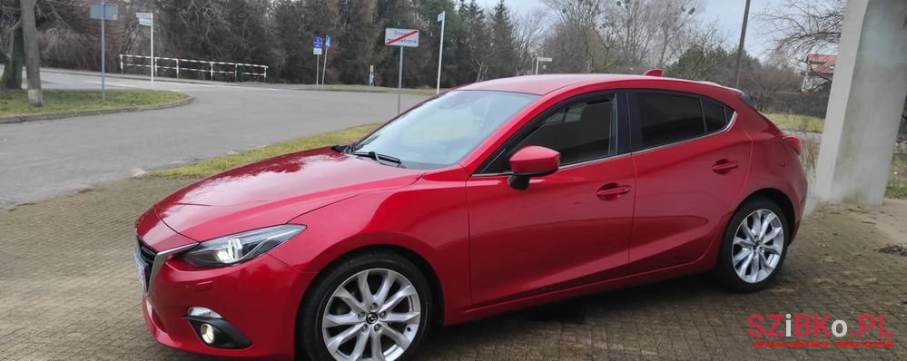 2015' Mazda 3 Skyactiv-D photo #4