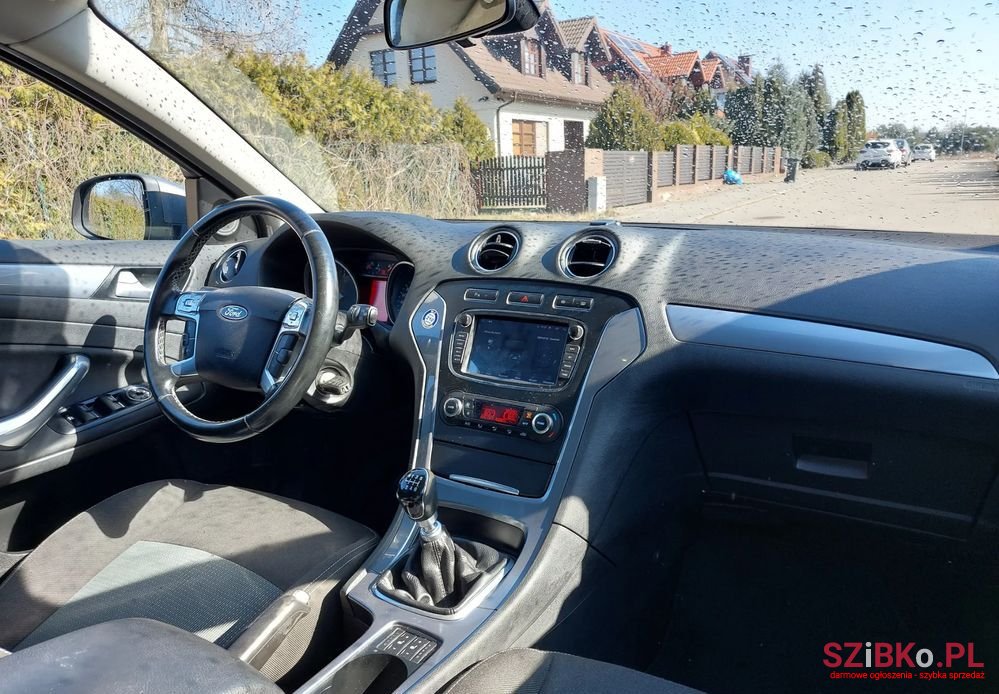 2011' Ford Mondeo photo #4