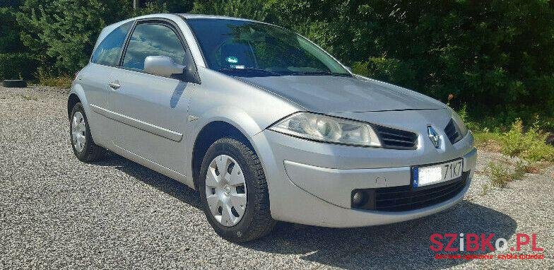 2009' Renault Megane photo #1