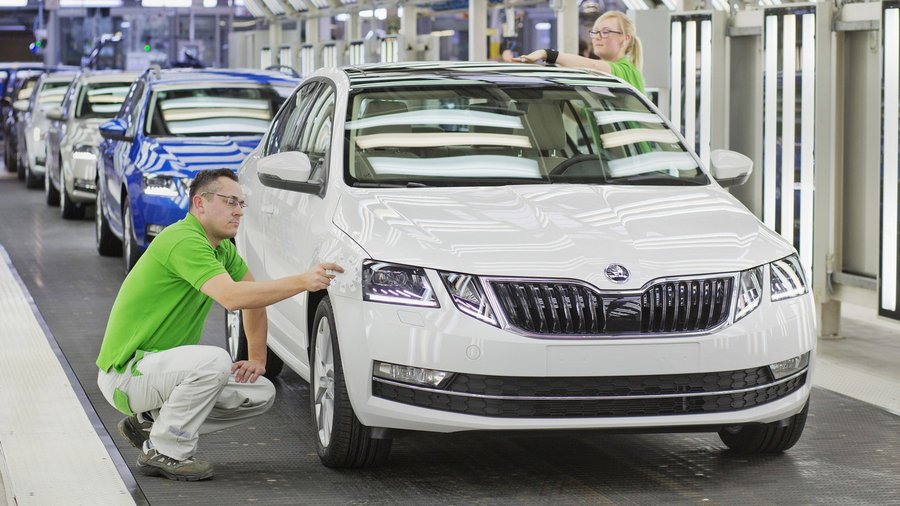 2017 Skoda Octavia facelift production gets rolling