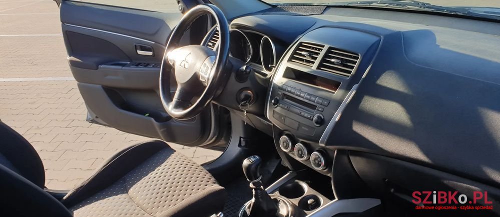 2010' Mitsubishi ASX photo #5