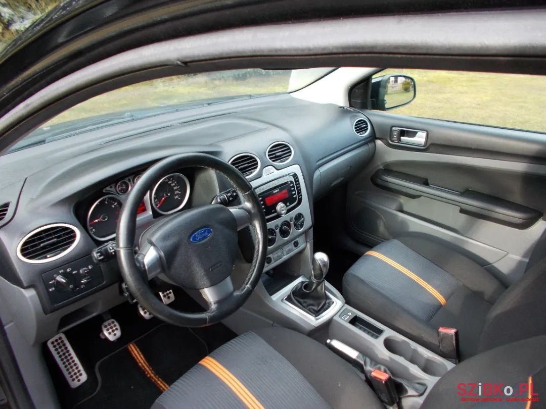 2010' Ford Focus photo #6