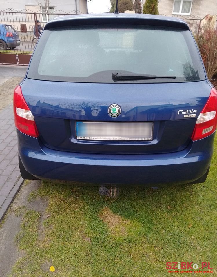 2009' Skoda Fabia photo #4