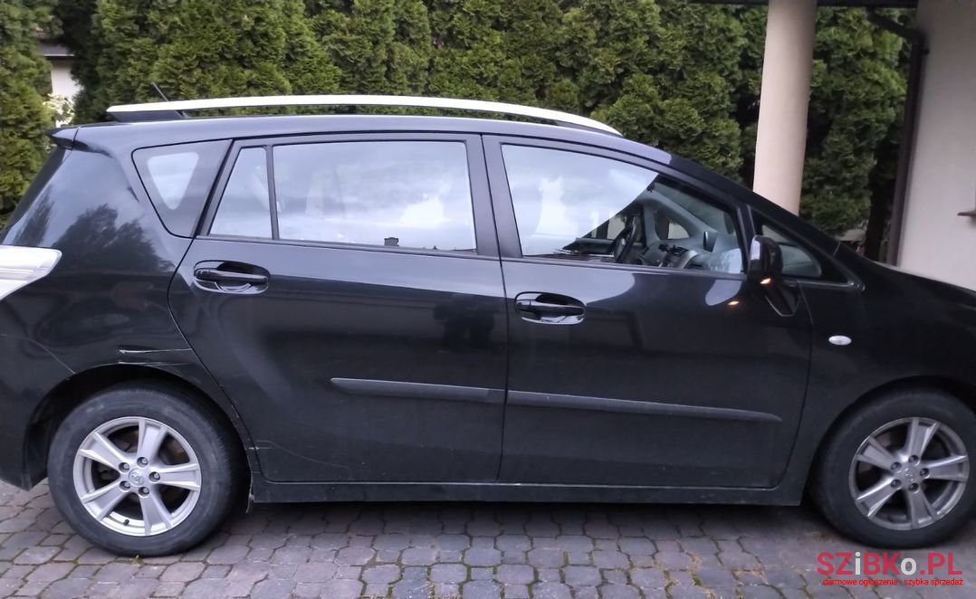 2009' Toyota Verso photo #1