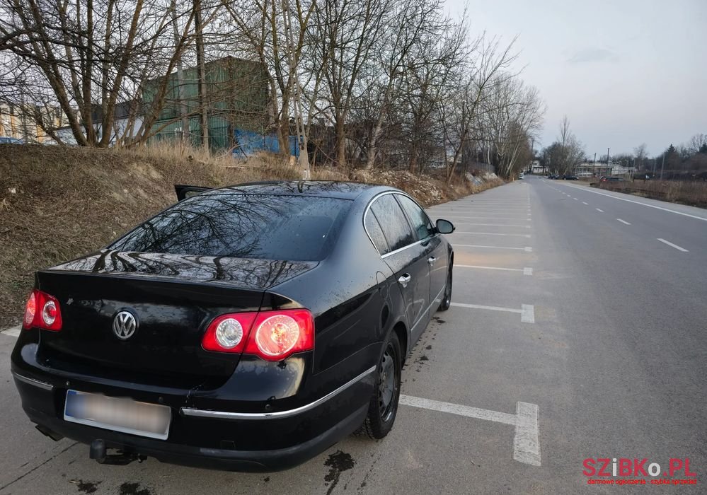 2008' Volkswagen Passat 2.0 Tdi Highline photo #4