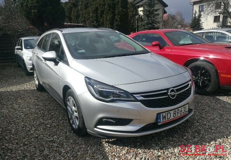 2016' Opel Astra photo #1
