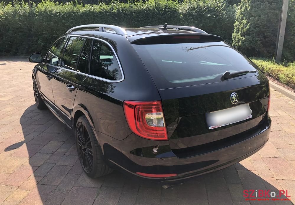 2013' Skoda Superb photo #5