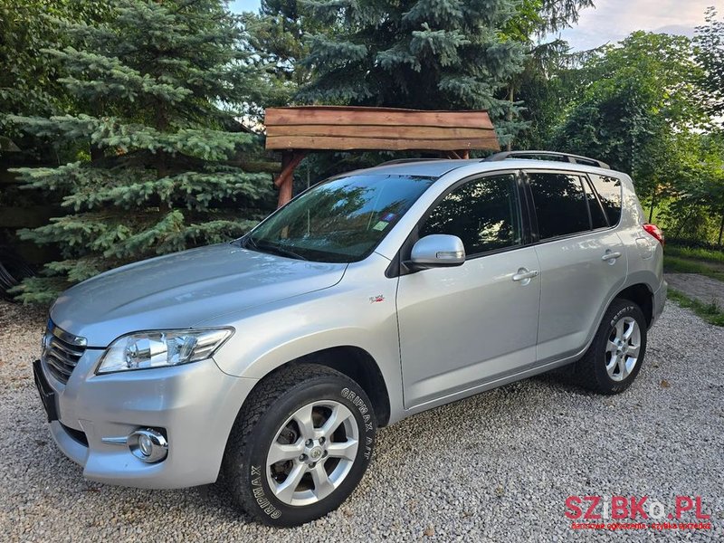 2011' Toyota RAV4 2.2 D-4D 4X4 Life photo #3