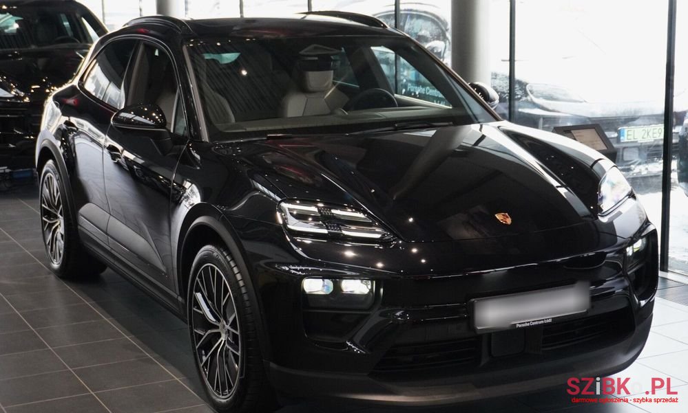 2024' Porsche Macan photo #1