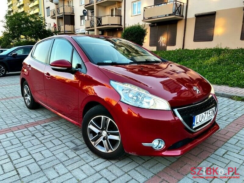 2013' Peugeot 208 photo #1