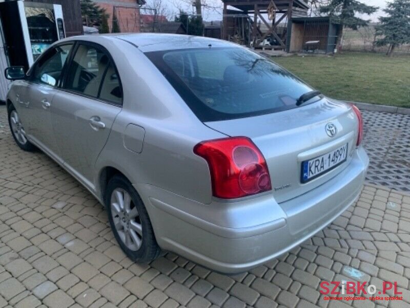 2003' Toyota Avensis photo #2