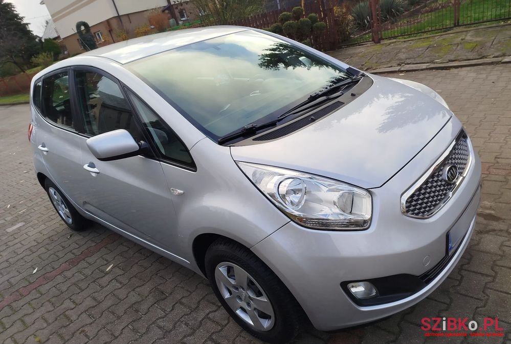 2012' Kia Venga Diesel Attract photo #4