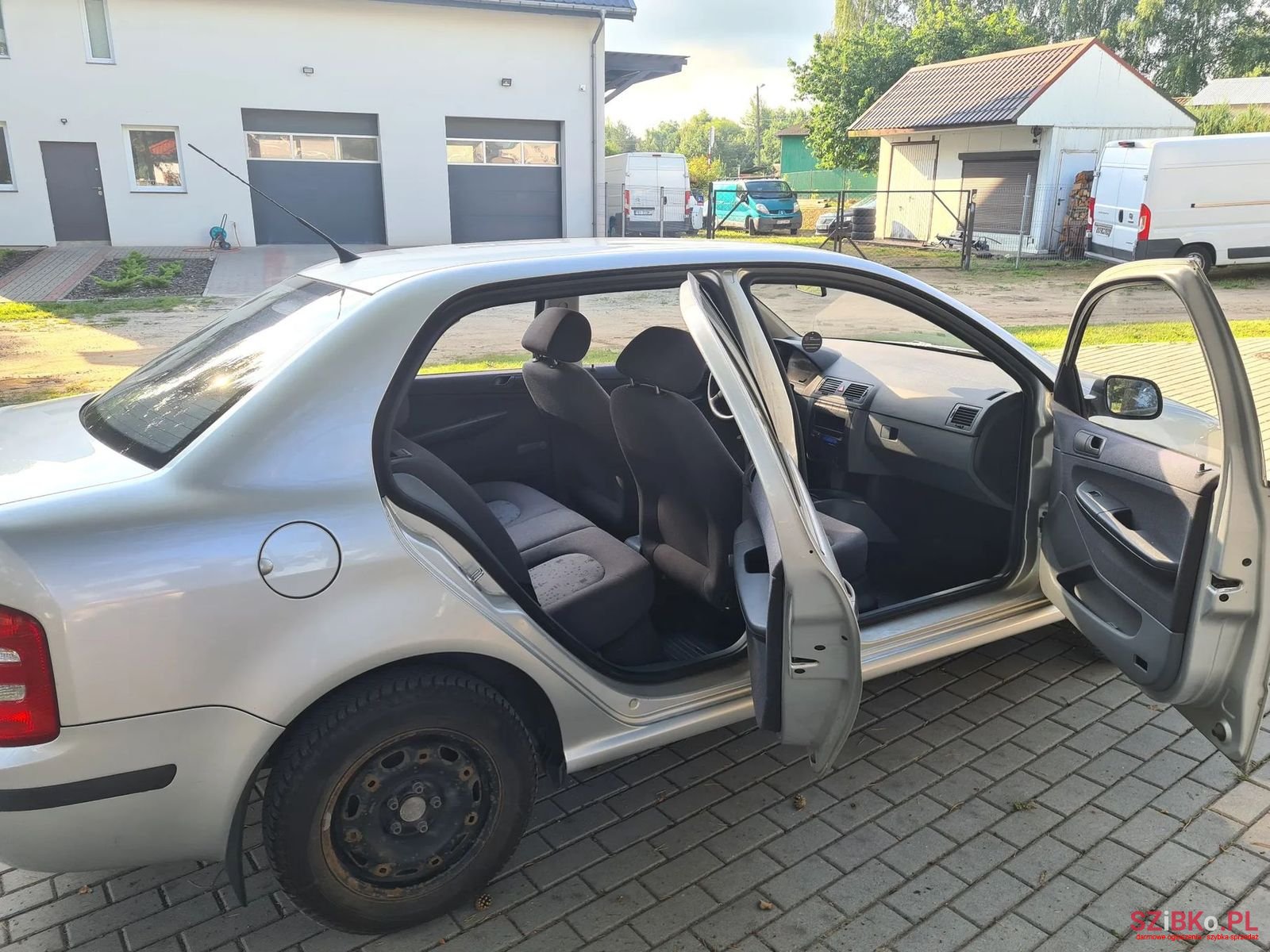 2002' Skoda Fabia photo #6