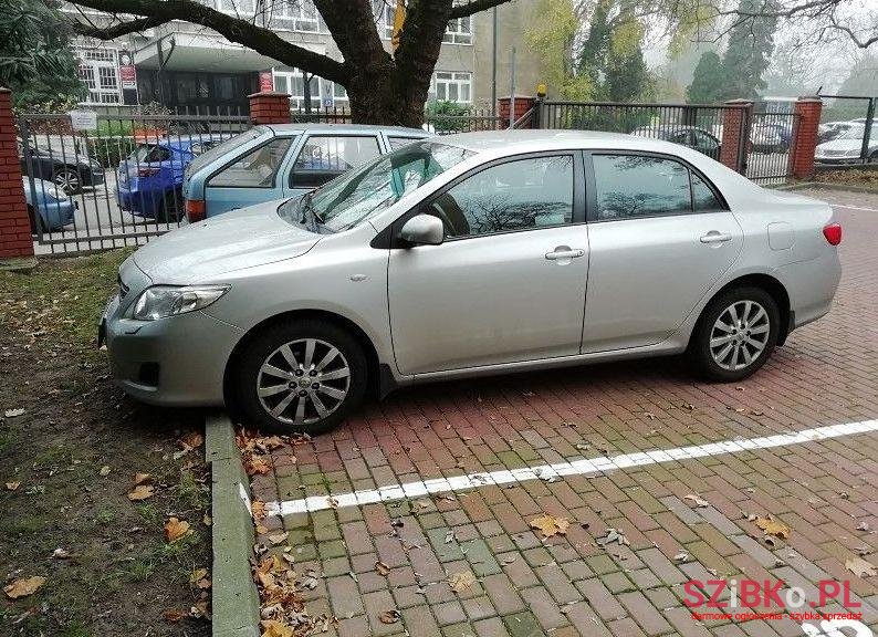 2010' Toyota Corolla photo #2