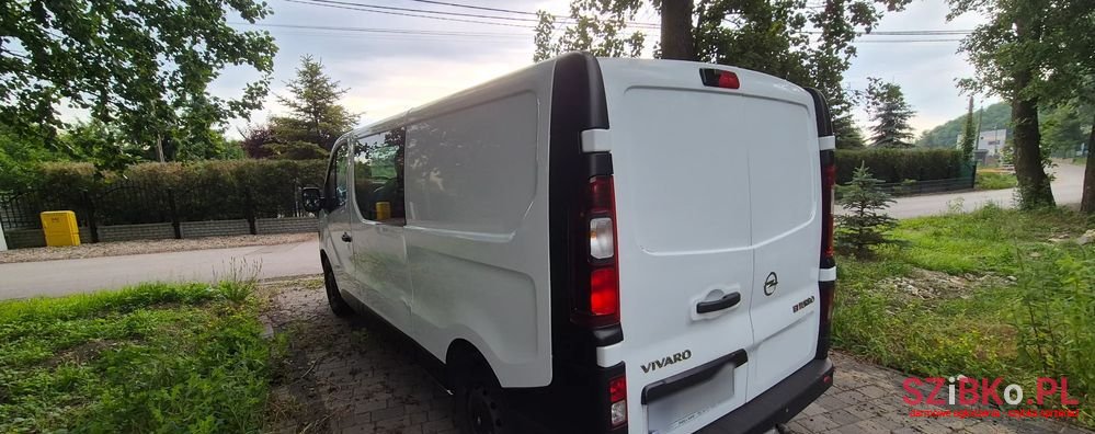 2016' Opel Vivaro L2H1 S&S Tourer photo #6