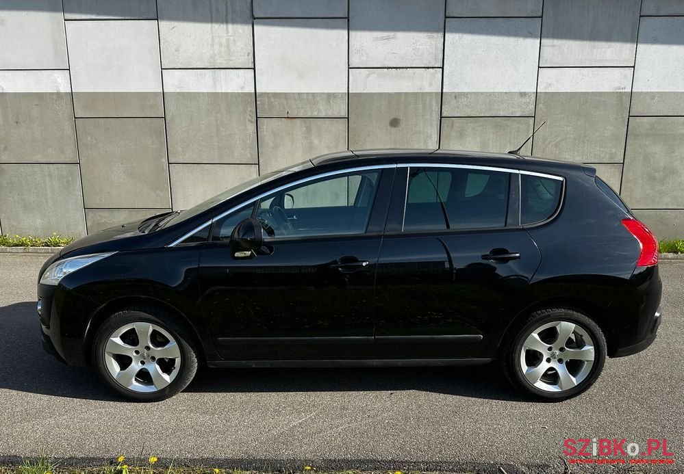 2009' Peugeot 3008 120 Vti Premium photo #2