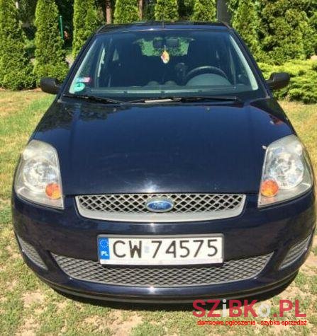 2006' Ford Fiesta photo #3