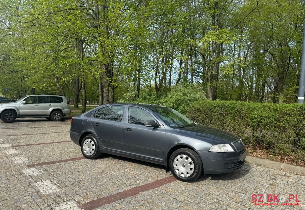 2011' Skoda Octavia 1.6 photo #2