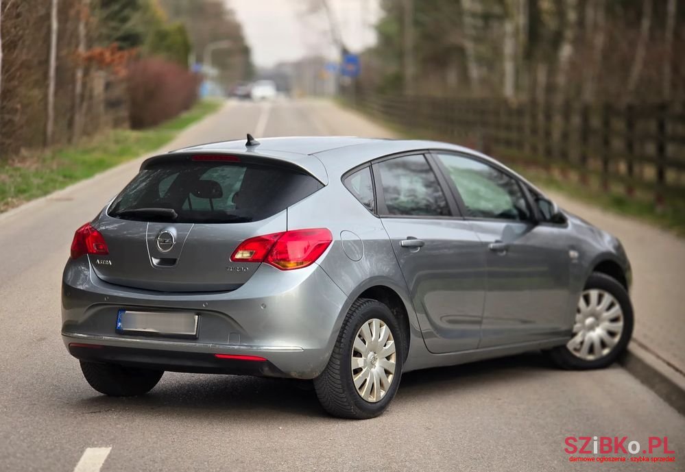 2013' Opel Astra 1.4 Turbo Color Edition photo #3