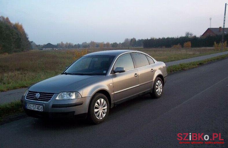 2002' Volkswagen Passat photo #1