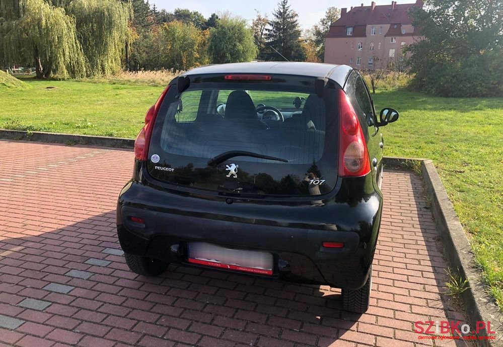 2009' Peugeot 107 photo #3