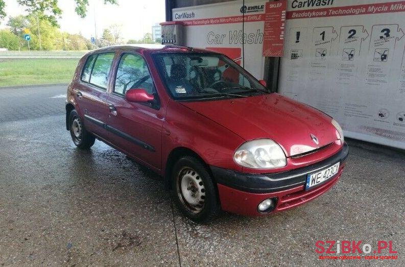 2000' Renault Clio photo #1