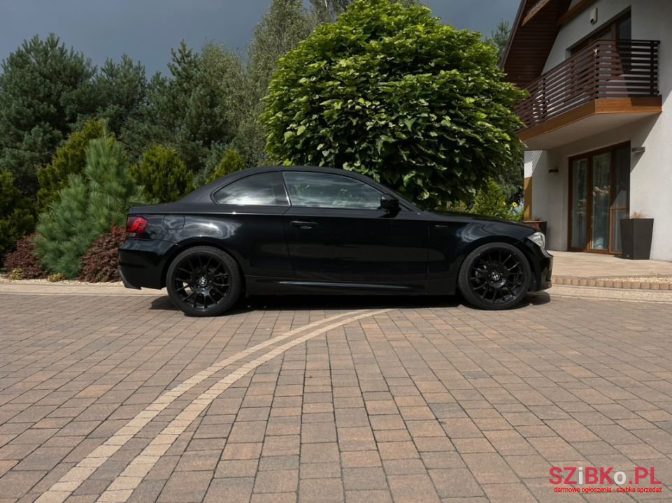 2011' BMW 1 Series photo #2