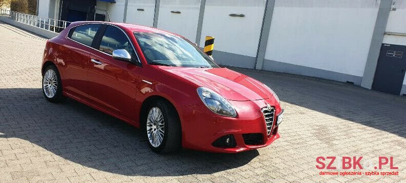 2012' Alfa Romeo Giulietta photo #1