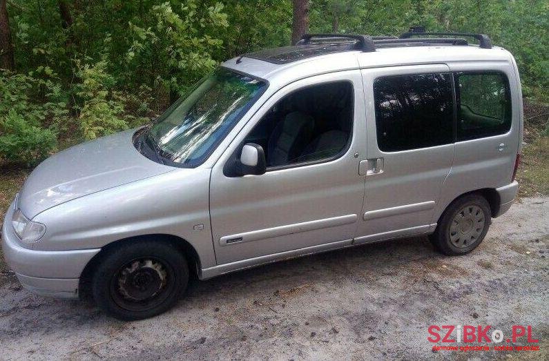 2011' Citroen Berlingo photo #1