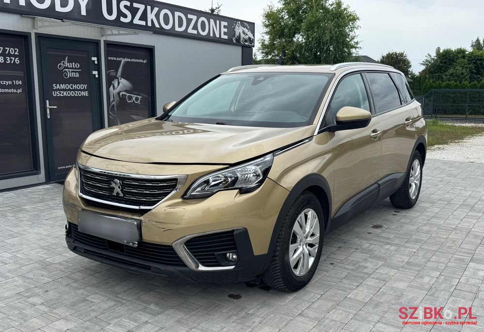 2017' Peugeot 5008 photo #1