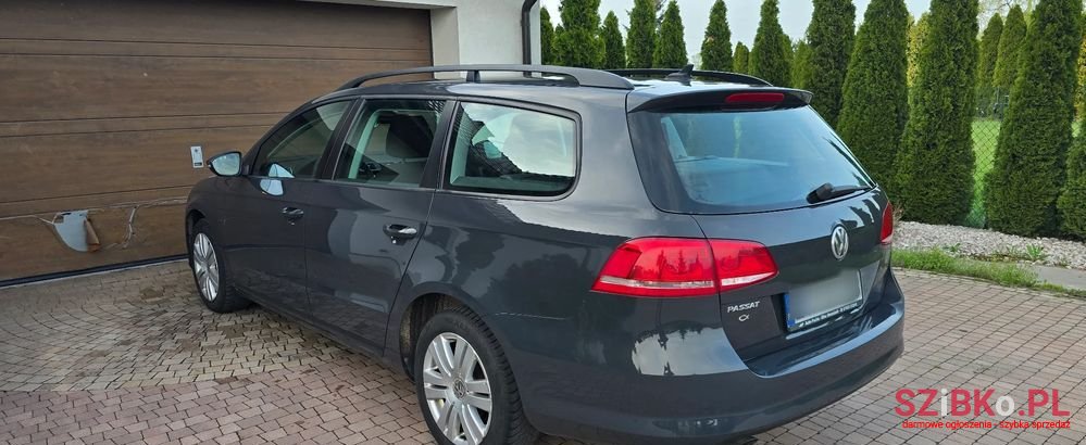 2011' Volkswagen Passat photo #6