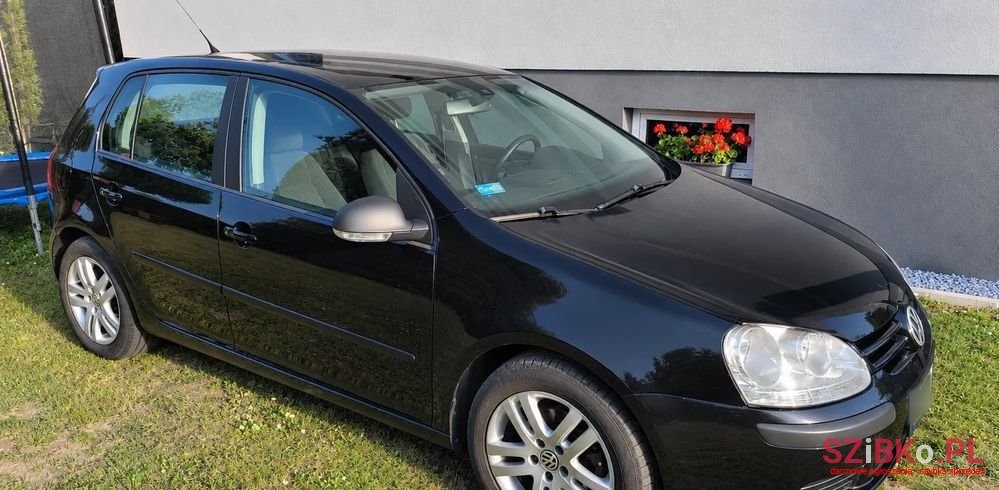 2008' Volkswagen Golf photo #1