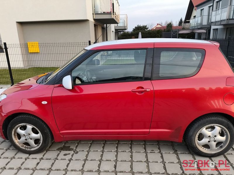 2007' Suzuki Swift 1.3 Club photo #2