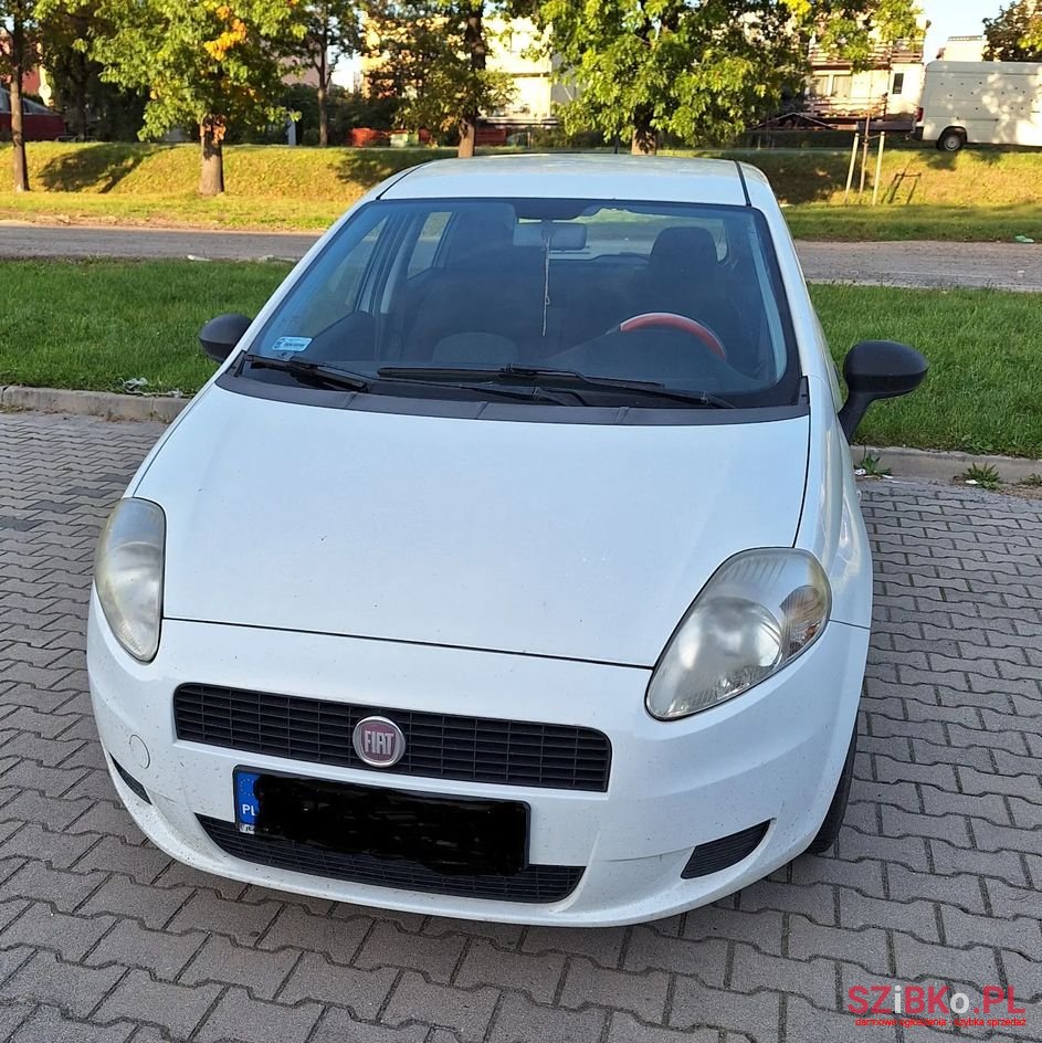 2010' Fiat Grande Punto photo #3
