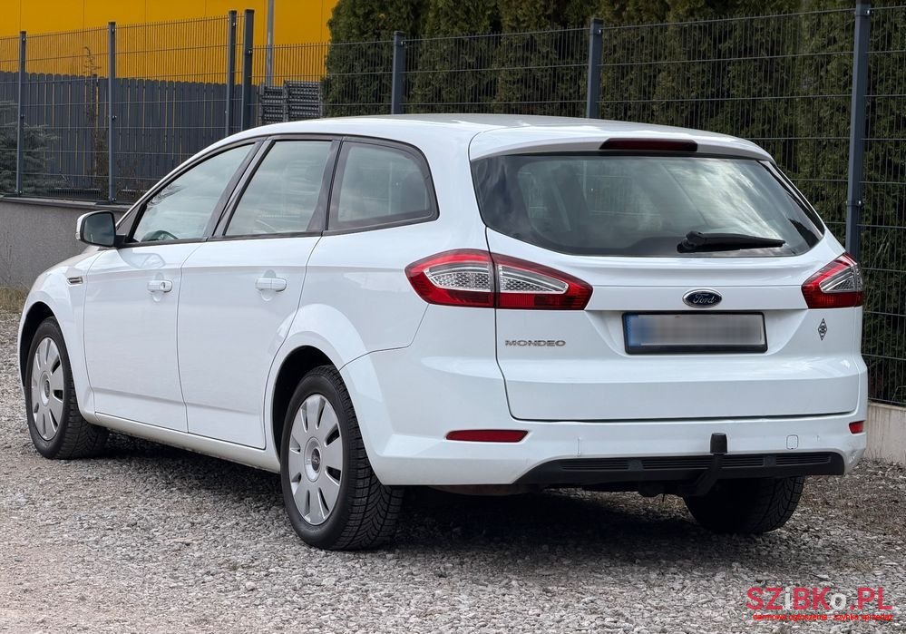 2011' Ford Mondeo 2.0 Tdci Trend photo #2