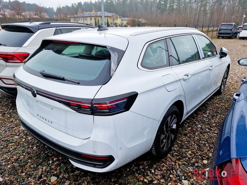2024' Volkswagen Passat photo #4