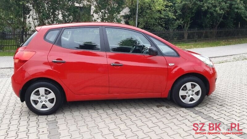 2011' Kia Venga photo #3