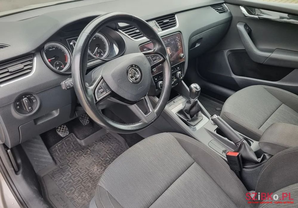 2017' Skoda Octavia 2.0 Tdi Style photo #5