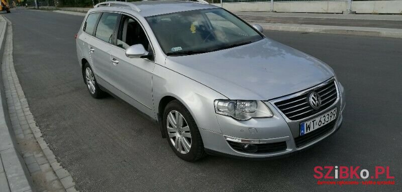 2009' Volkswagen Passat photo #3