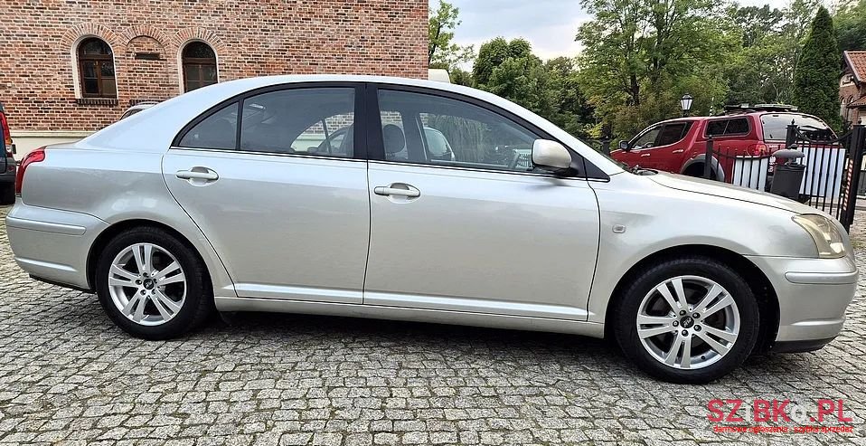 2004' Toyota Avensis 2.0 Vvt-I Prestige photo #3