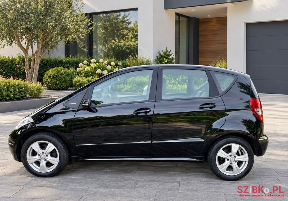 2010' Mercedes-Benz A-Class 180 Elegance photo #3