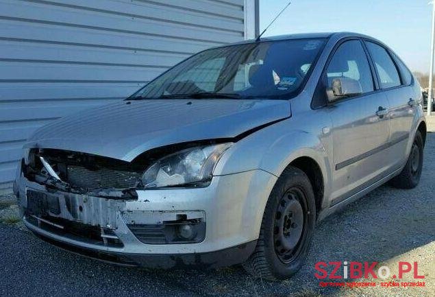 2005' Ford Focus photo #2