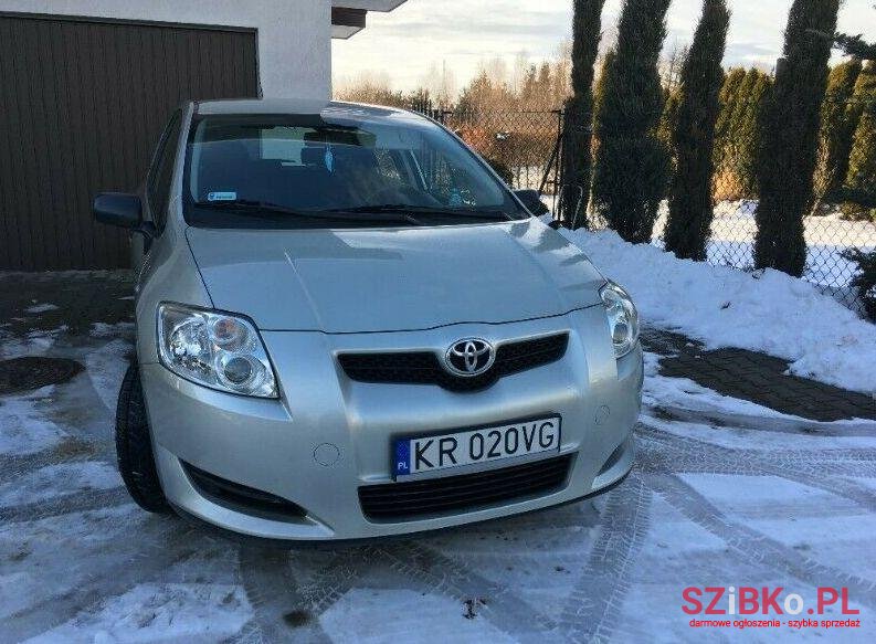 2008' Toyota Auris photo #1
