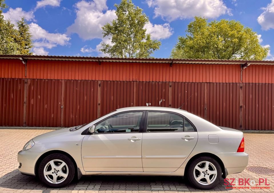 2005' Toyota Corolla photo #2