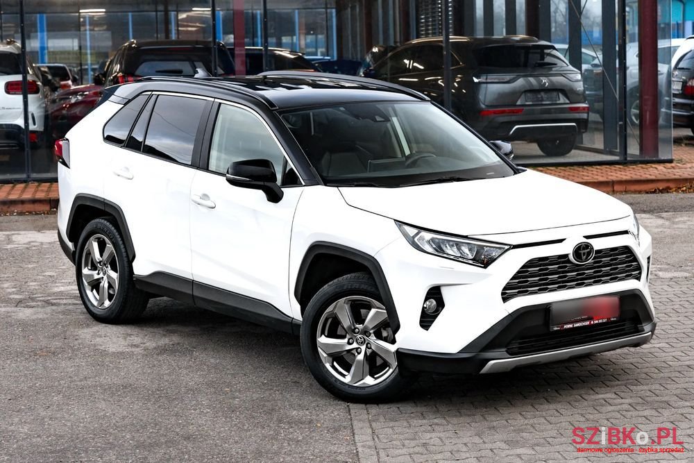 2020' Toyota RAV4 photo #6